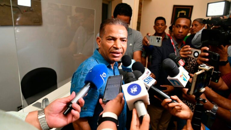 Juan Marte, presidente de la CNTT, pidió investigar el destino de 27 autobuses que, según la organización, habían sido adquiridos para incorporarse al corredor Duarte en Santiago.