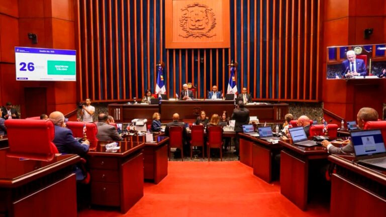 El Senado remitió la reforma policial a una comisión especial, mientras la Cámara de Diputados analiza de manera paralela otra versión de la iniciativa.