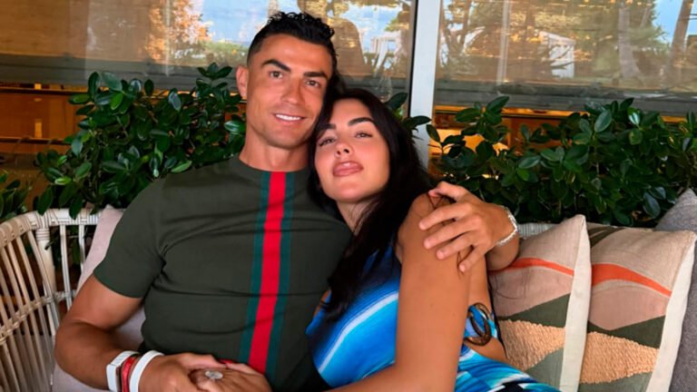 Cristiano Ronaldo y Georgina Rodríguez confirmaron su matrimonio mediante una publicación compartida en Instagram.
