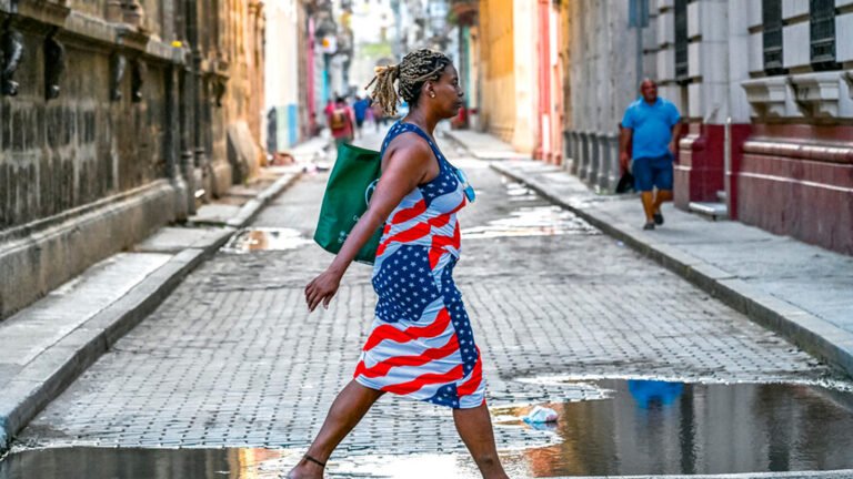 Cuba cuestionó la falta de explicaciones públicas sobre el retiro de nueve miembros de su misión diplomática, mientras República Dominicana mantiene en reserva las razones de la medida.