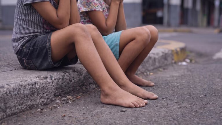 Una publicación basada en estadísticas de la ONE señala que entre 2021 y 2025 se registraron 41 casos de niñas menores de 14 años incluidos bajo la denominación de feminicidio infantil.
