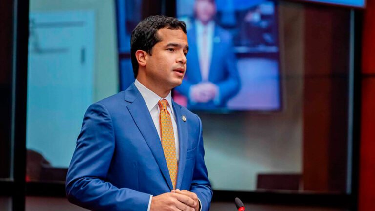 Omar Fernández considera que Fuerza del Pueblo y el PLD deberán buscar puntos de coincidencia si aspiran a construir una alternativa electoral competitiva para 2028.