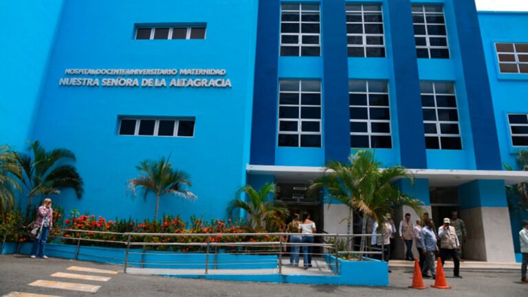 Comisión de Diputados señala que tres de 17 muertes neonatales estuvieron asociadas a infecciones La Comisión de Salud de la Cámara de Diputados revisó los casos de 17 muertes neonatales registradas en agosto en la Maternidad Nuestra Señora de La Altagracia.