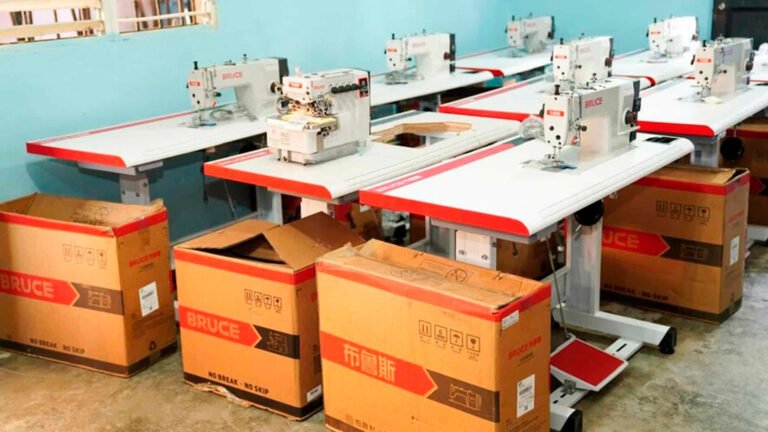 El Decreto 672-26 reserva determinadas compras de los programas sociales del Estado para mipymes industriales que produzcan en República Dominicana y puedan cumplir con los requerimientos establecidos.