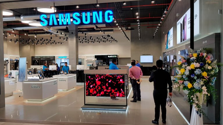 TCL acusa a Samsung de utilizar de manera engañosa la denominación Mini LED en tres modelos de televisores vendidos en Estados Unidos.