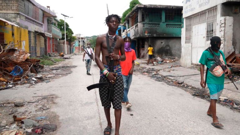 El Gobierno haitiano y Naciones Unidas lanzaron un fondo destinado a apoyar programas de desarme, reintegración y recuperación de comunidades afectadas por la violencia.